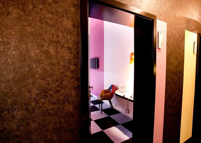 فندق Cristall - Frankfurt 3*