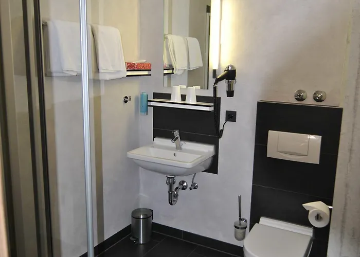 Otel Cristall - Frankfurt 3*