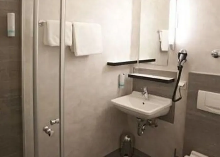 Cristall - Frankfurt Otel 3*