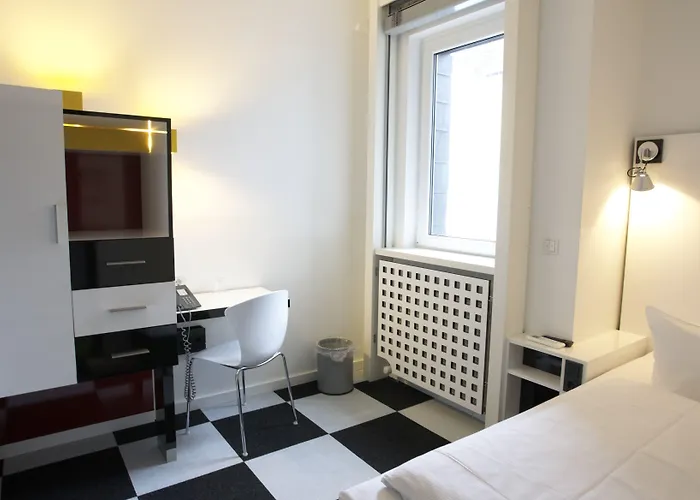 Cristall - Frankfurt 3* Fráncfort del Meno