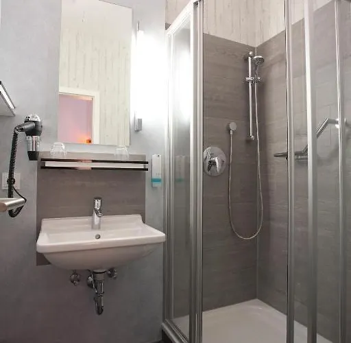 Otel Cristall - Frankfurt Frankfurt am Main