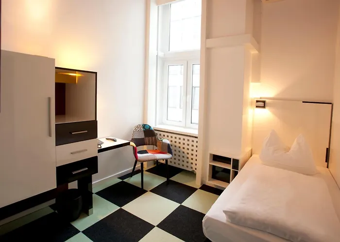 Hotel Cristall - Frankfurt